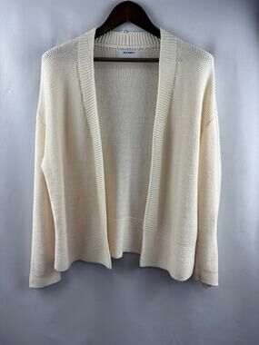 Women’s Old Navy Medium Cream Knit Cardigan